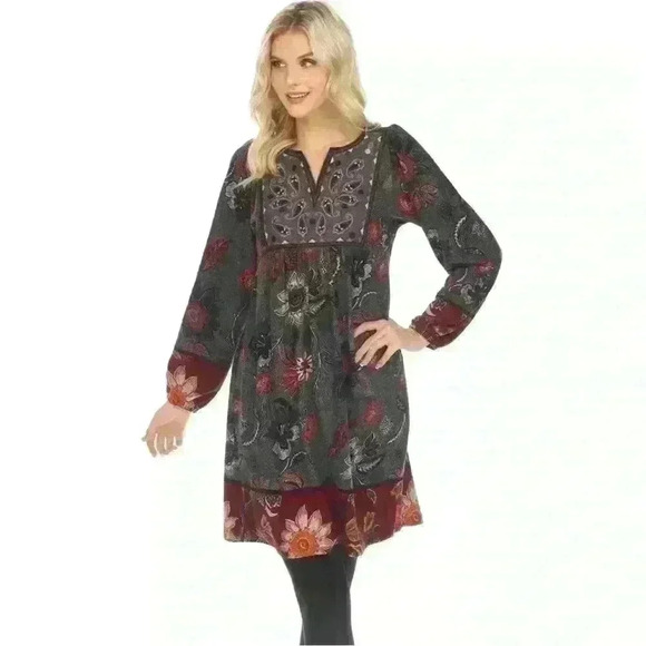 White Mark Tunic shift dress Size L.
Embroidered Soft Fabric Multi
Colored Boho - Picture 9 of 10